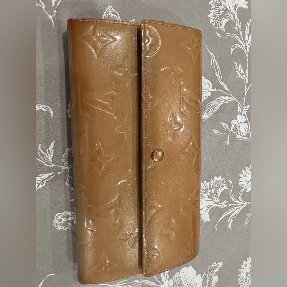 LOUIS VUITTON wallet